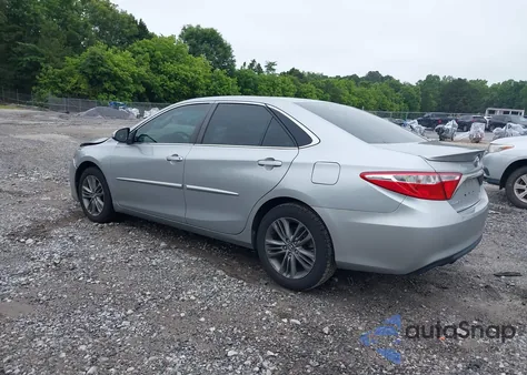2017 Toyota Camry Le/Se/Xle/Xse z USA, uszkodzony, nr VIN 4T1BF1FK4HU451714